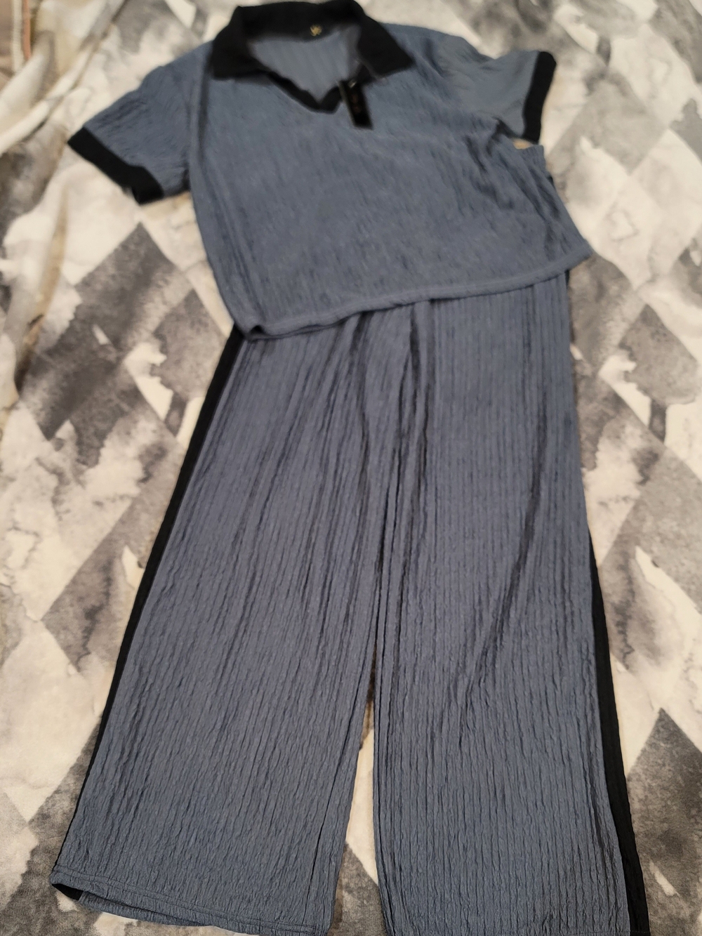 Grey Two-Piece Textured Lounge Set with Black Trim